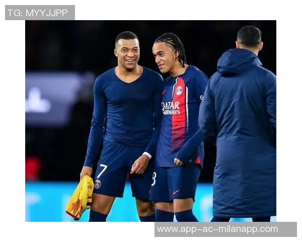 绝平巴黎伊桑与姆巴佩庆祝合影展现兄弟情深与奋斗历程