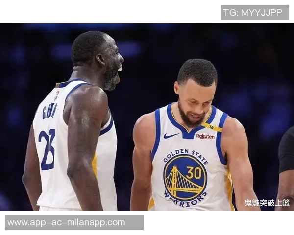 库里弧顶接球失去重心却依然精准命中布朗尼面前三分球 库里弧顶接球失去重心却依然精准命中布朗尼面前三分球