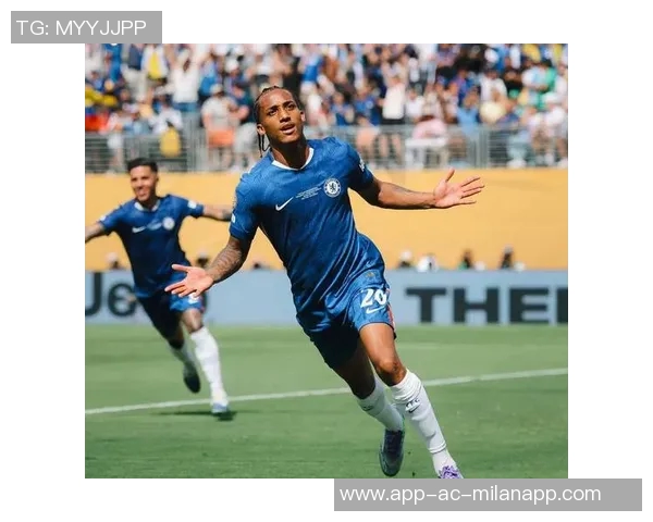 凯塞多荣获全场最佳奖杯队友帕尔默称赞其为传奇球员