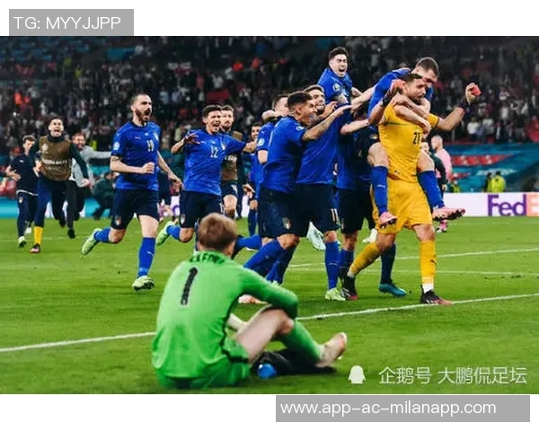 意大利足球队海报发布多纳鲁马巴雷拉雷特吉携手展现无悔拼搏精神 意大利足球队海报发布多纳鲁马巴雷拉雷特吉携手展现无悔拼搏精神