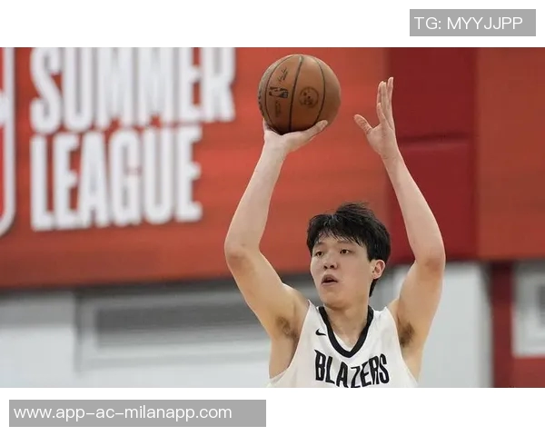 杨瀚森英语水平提升缓慢夏季联赛依赖克里斯翻译沟通